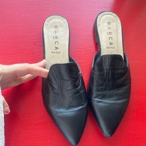 Barca x Elyse Walker size 40 Leather point toe mules soft leather chic classic
